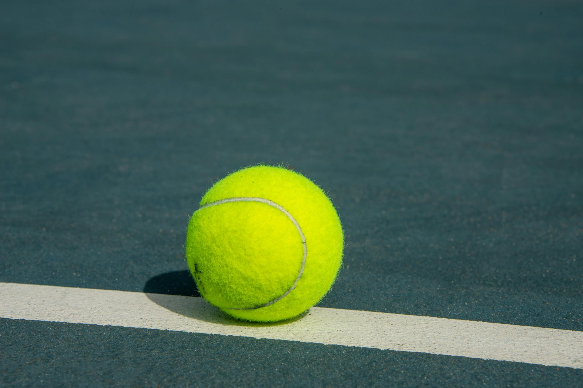 Tennisbal op de lijn